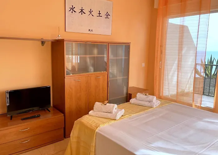 Sol Y Mar - Cala Llevado 2 *