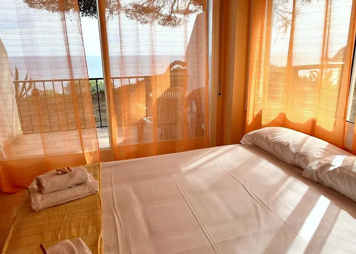 Sol Y Mar - Cala Llevado 2 *